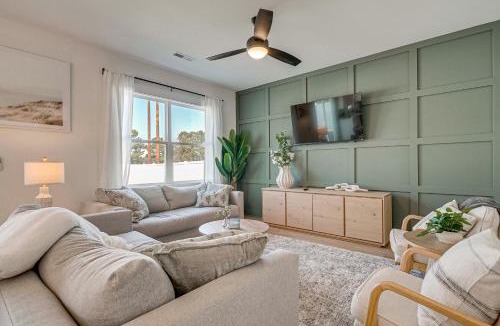 Hampstead House | 4 Mi to Surf City Beaches! Family Coastal Retreat