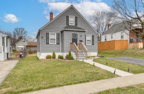Parkville Apartment | 4 Mi to Universities: Quaint Parkville Apartment!