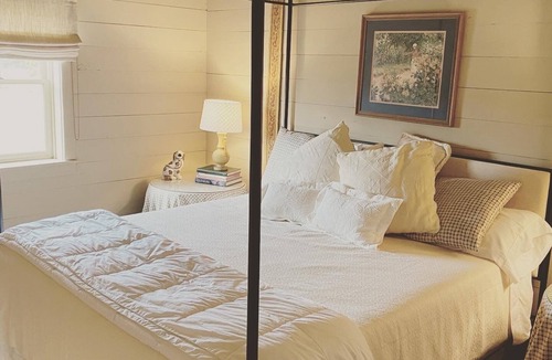 Guntersville House | 4 miles to BOAT RAMP! Protect & charge your boat- relaxing views & Gated Parking