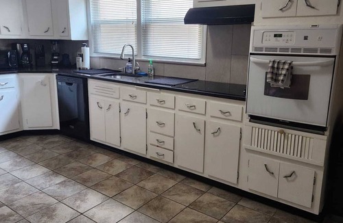 Wanamassa House | 4 minutes to famous Asbury boardwalk, beach, and other attractions.
