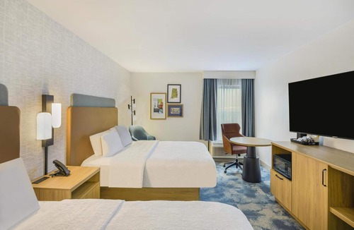 Huntsville Hotel | 4 Rooms Ideal for Groups + Free Parking & Breakfast | Von Braun Center - 4.9 mi