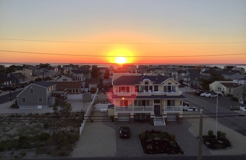 South Beach Haven House | *4-story Ocean Front Home with Direct Access to the Beach Fun Noon Check in!