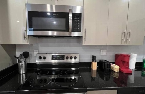 Logan Square Apartment | 405 Spacious and superior 1BDR APT in center city