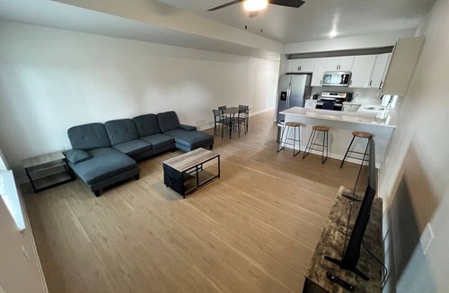Iowa City House | 406 Large 3 Bedroom 2 Bath Townhome
