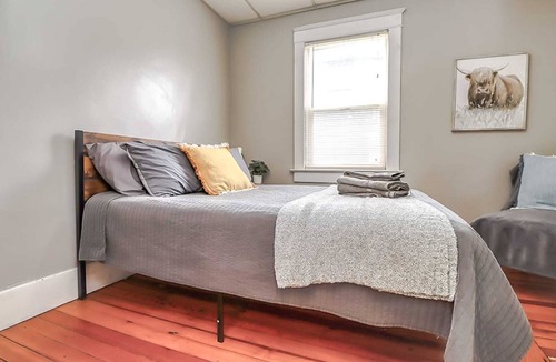 Lincoln House | 4bd 2b 10 guest | Close to Downtown