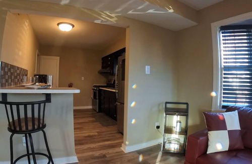 Somerdale House | 4Bd 2Ba 7 Person Sleeper- King Bed
