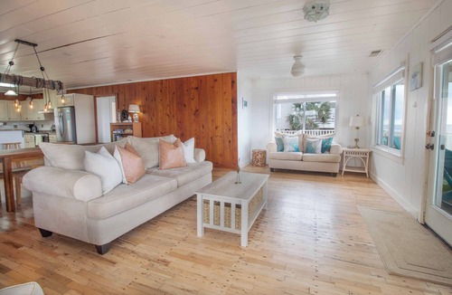 Edisto Island House | 4BR 2BA Oceanfront/Classic Beach Bungalow ~ Barefoot Bungalow