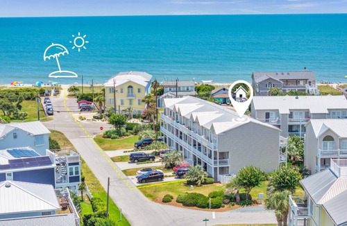 Kure Beach Villa | 4BR 3 King Beds 200 Steps to Beach Walk to Pier Pool