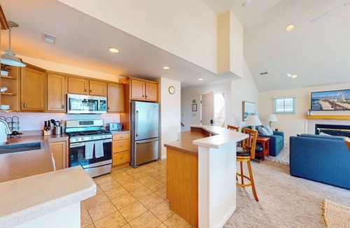 Gold Coast Condo | 4BR/3BA Beach Home w/Rooftop Deck & Outdoor Living