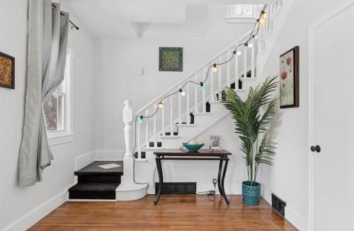 South Como House | 4BR Home Across from Como Lake - Evergreen