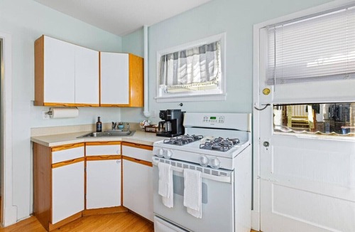Ventnor City House | 4BR Home w/Rooftop Deck - 3 Block to Beach