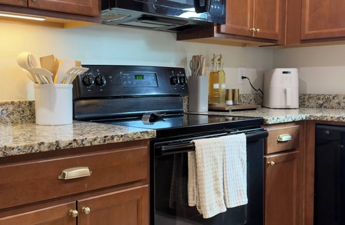 Lexington House | 4BR Lexington Home – Pool, Fishing Pond, Firepit, Sleeps 8