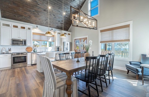 Mentone House | 4BR Lookout MTN, Mentone! Hot Tub, Views, Fireplaces, Trails, Hiking, Fishing