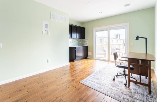 South Philadelphia West House | 4BR Townhouse in Philadelphia + Parking