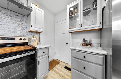 Faribault House | 5 bedroom/6 bed 2 bath house close to Shattuck St Mary's