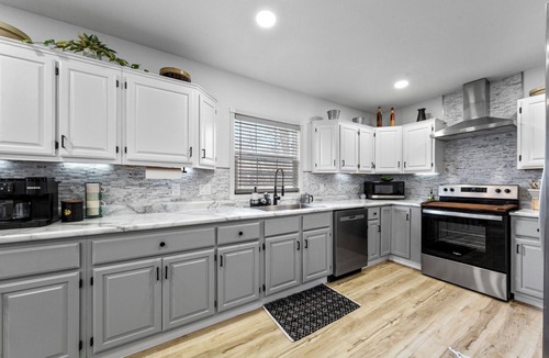 Faribault House | 5 bedroom/6 bed 2 bath house close to Shattuck St Mary's