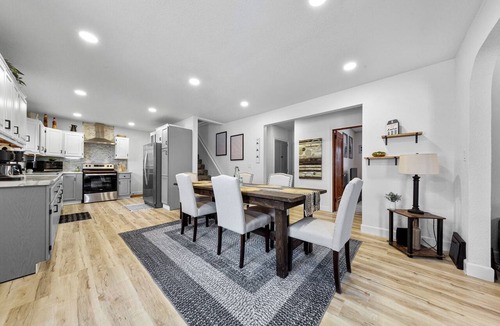 Faribault House | 5 bedroom/6 bed 2 bath house close to Shattuck St Mary's