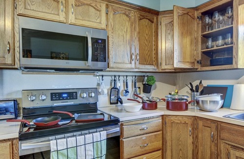 Council Bluffs House | 5-bedroom/6-bed home & Minutes away by foot to the pedestrian bridge