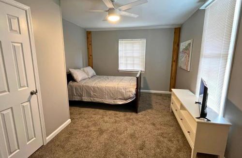 Durants Neck House | 5-bedroom home in Hertford - The Penn Ave Retreat