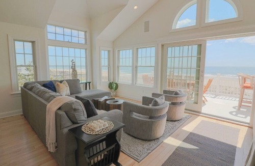 Surf City House | 5 BEDROOM OCEANFRONT OPEN FOR RENTALS YEAR ROUND!