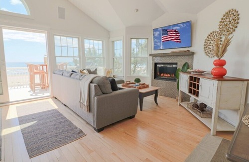 Surf City House | 5 BEDROOM OCEANFRONT OPEN FOR RENTALS YEAR ROUND!