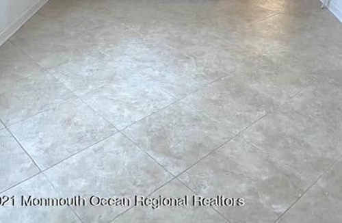 West Long Branch Apartment | 5 Bedroom Single family 139604 by Houzlet
