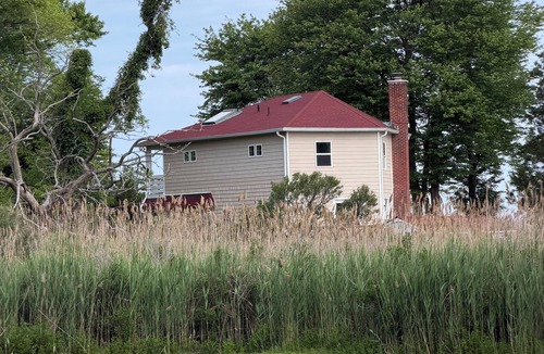 Stevensville House | 5-bedroom waterfront home on 1.5 acres in Stevensville with tons of parking