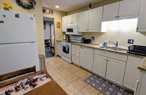 Des Moines House | 5 bedrooms 2 baths walking distance to State Fair