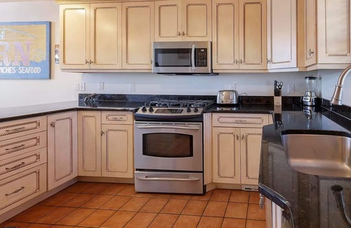 Leeds Point House | 5 Bedrooms, 4.5 bathroom, 2 min from the beach, HEATED IN GROUND POOL (May-Sept)
