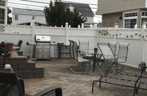 Normandy Beach House | 5 bedrooms in Silver Beach! 1 block to beach.