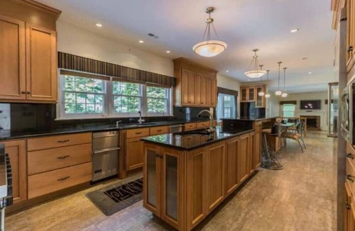 Richwood House | 5 Bedrooms | Indoor Pool | Huge Yard