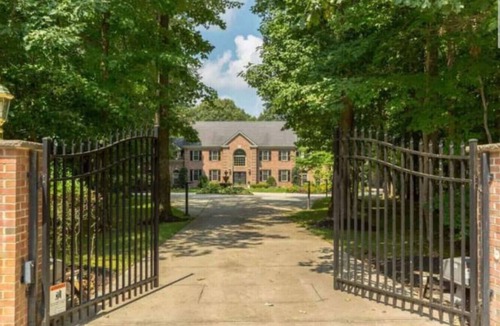 Richwood House | 5 Bedrooms | Indoor Pool | Huge Yard