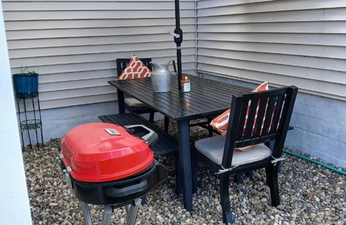 Bismarck Apartment | 5 blocks from the hospital!