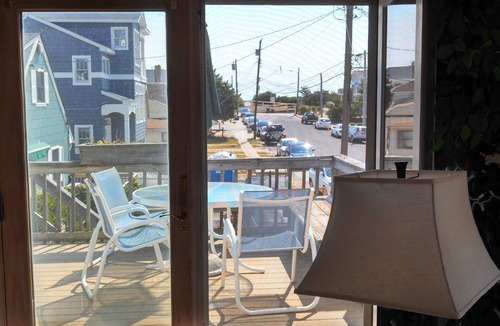 Ship Bottom House | 5 BR 2 Bath Oceanside Rental LBI New Jersey