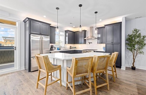 Margate City House | 5 BR Townhome, Parking, Elevator