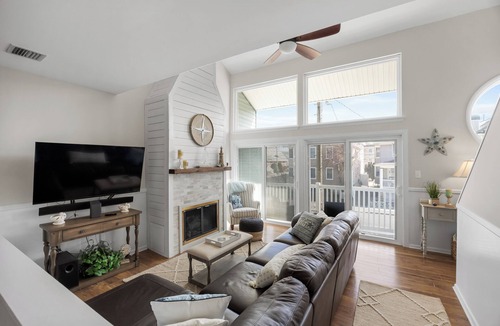 Gold Coast House | 5 houses from the beach! Three Floors of Shore Living.