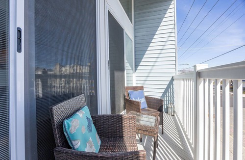 Gold Coast House | 5 houses from the beach! Three Floors of Shore Living.