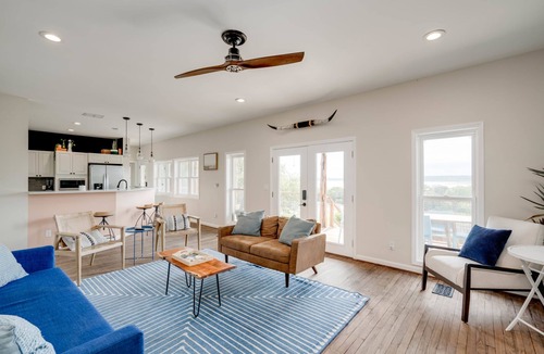 Buchanan Dam House | 5 King 3 5b Firepit Nearby Pickleball Opens Feb 25 Lvl2 EV Charger Pool w Lake Views