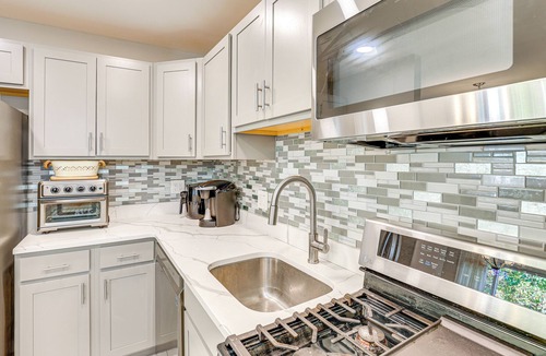 Rosedale House | 5 Mi to Downtown Baltimore: Quiet Home w/Porch