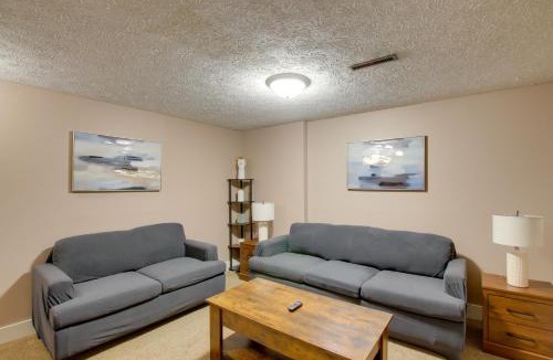 Quad Cities House | 5 Mi to Downtown Davenport! Townhome w/Patio