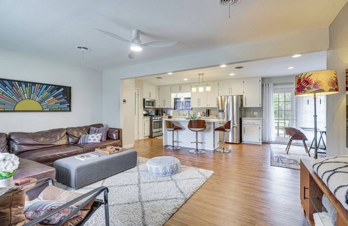 Windsor Park House | 5 Mi to Dtwn Austin: Stylish Home w/Office & Yard