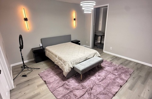 Elizabeth House | 5-Min to Airport Downtown Hotspot Modern & Cozy