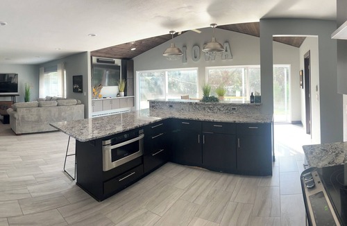 Iowa City House | 5 minute walk to Kinnick Stadium! Perfect GAMEDAY stay! Spacious 4-bedroom house