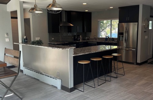 Iowa City House | 5 minute walk to Kinnick Stadium! Perfect GAMEDAY stay! Spacious 4-bedroom house