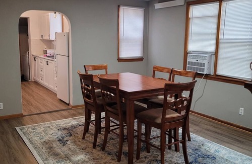 Pierre House | 5 minute walk to the Capitol State and surroundings!