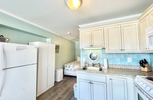 Atlantic Beach Condo | 50 Steps to Private Beach Oceanside Community 1st Floor Pool Kitchen BBQ Grills