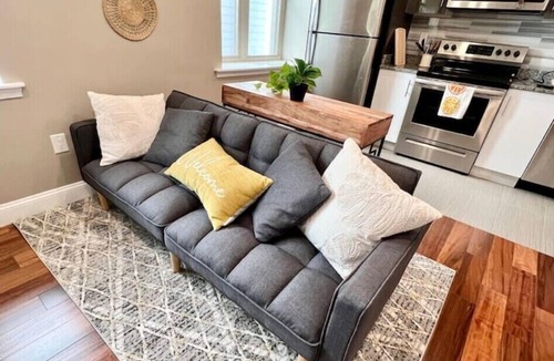 Logan Square Apartment | 501 Cozy and Comfy 1BR apartment in center city