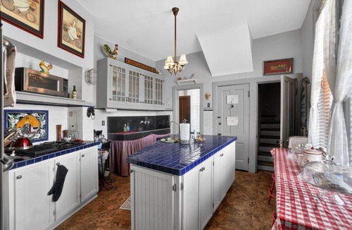 Council Bluffs House | 537C) Two Historic Homes | 11 Bedrooms | Downtown