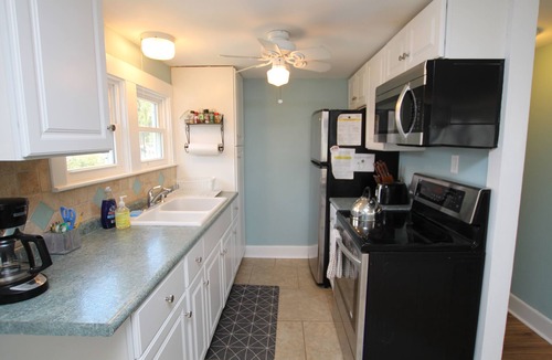 South Rehoboth Cottage | 55 Philadelphia St.- Renovated spacious apartment, less than 2 blocks to the beach.