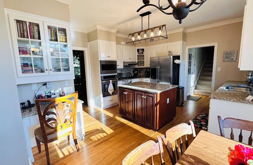 Martinez House | 5BR 3.5BA Lakefront Home, 3 Miles to Augusta National